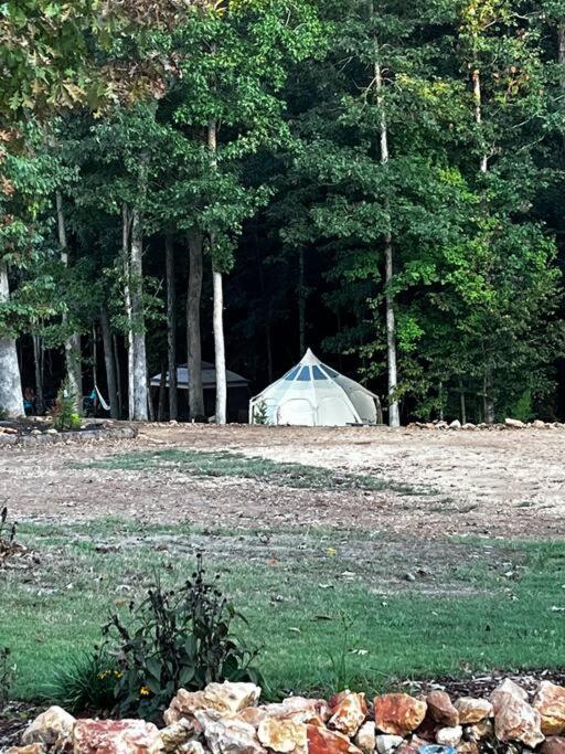 The Pisces-A Stargazing, Luxury Glamping Tent Rogersville المظهر الخارجي الصورة