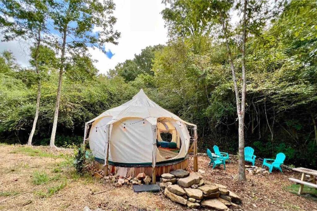The Pisces-A Stargazing, Luxury Glamping Tent Rogersville المظهر الخارجي الصورة