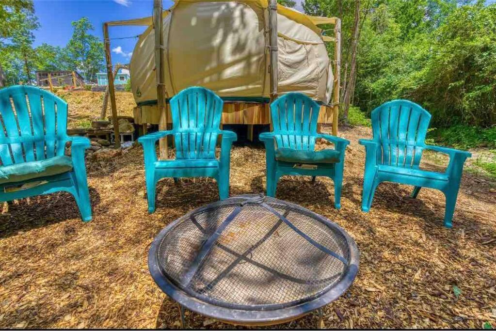 The Pisces-A Stargazing, Luxury Glamping Tent Rogersville المظهر الخارجي الصورة